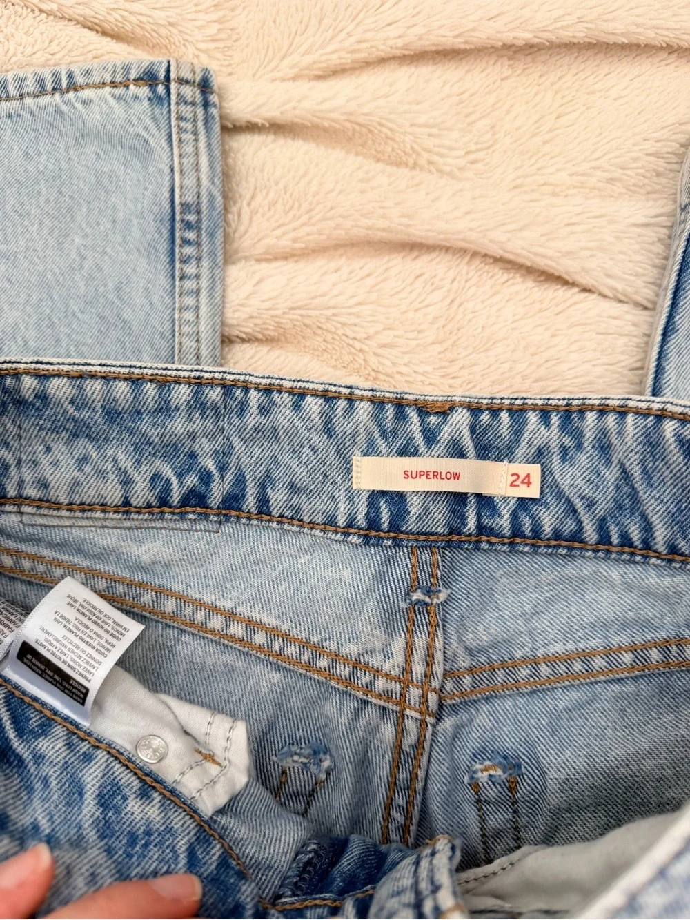 Levi's Superlow loose-fit jeans light wash denim low-rise Sz 24 women's